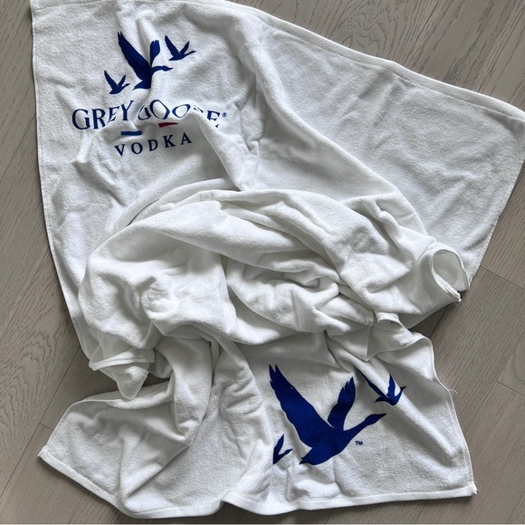 Grey Goose 3 Piece Set (Swag) - Picture 7 of 7